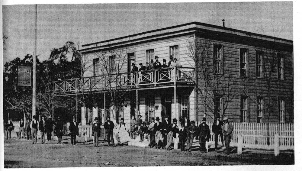 Pioneer Inn